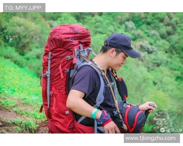 小鹰登山包助你征服高峰体验无与伦比的户外冒险之旅