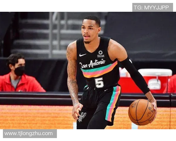 德章泰穆雷如何在NBA赛场上展现出色的领导力与竞技状态